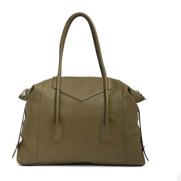 GIVENCHY Large Antigona Lock Leather Tote W Silver Removable Lock - Picture 3 of 6